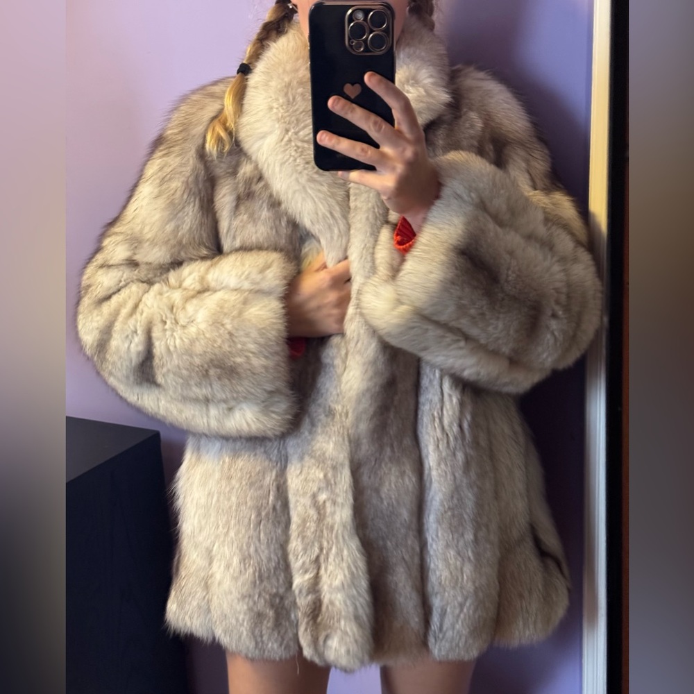 SOLD!Luxurious silver blue fox fur Cream Fur Coat